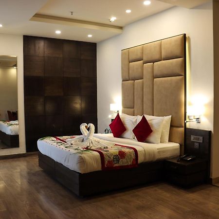 Rosetum Kasauli Hotel ภายนอก รูปภาพ