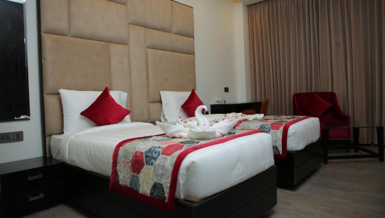 Rosetum Kasauli Hotel ภายนอก รูปภาพ