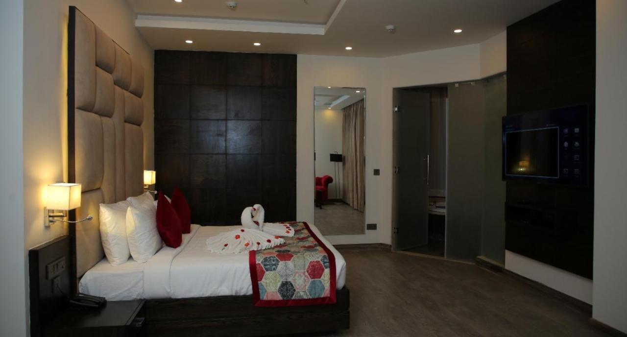 Rosetum Kasauli Hotel ภายนอก รูปภาพ