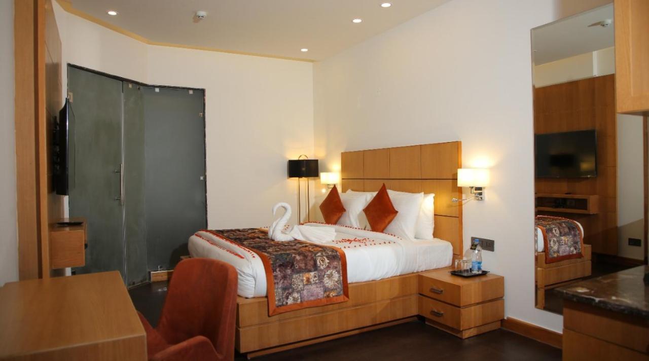 Rosetum Kasauli Hotel ภายนอก รูปภาพ