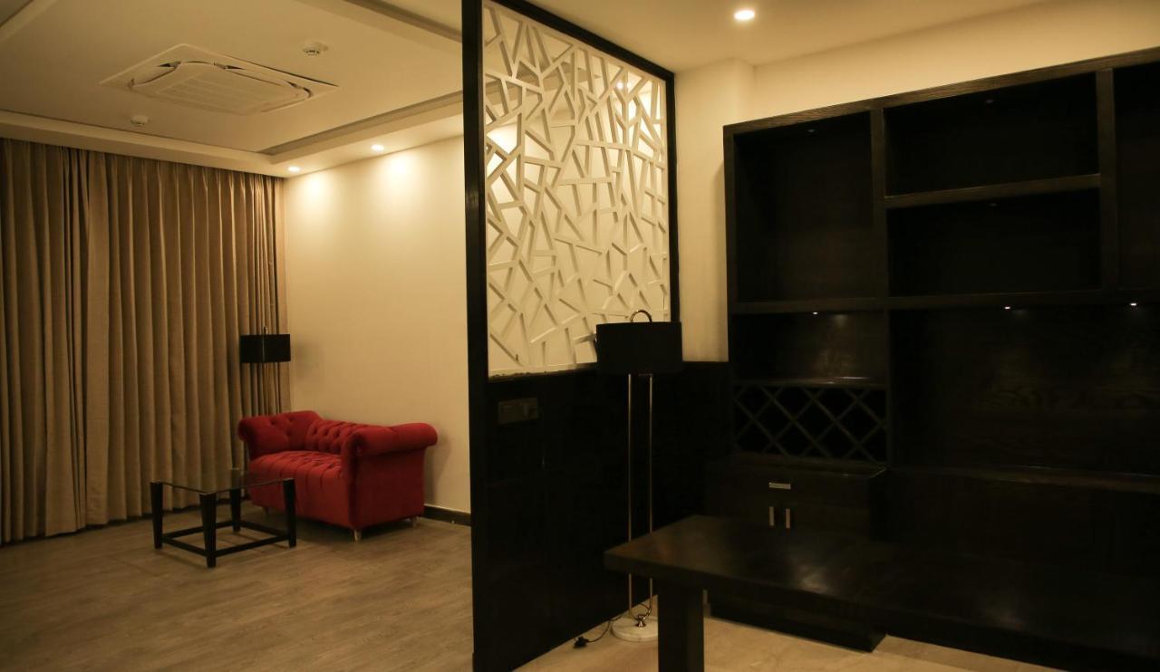 Rosetum Kasauli Hotel ภายนอก รูปภาพ