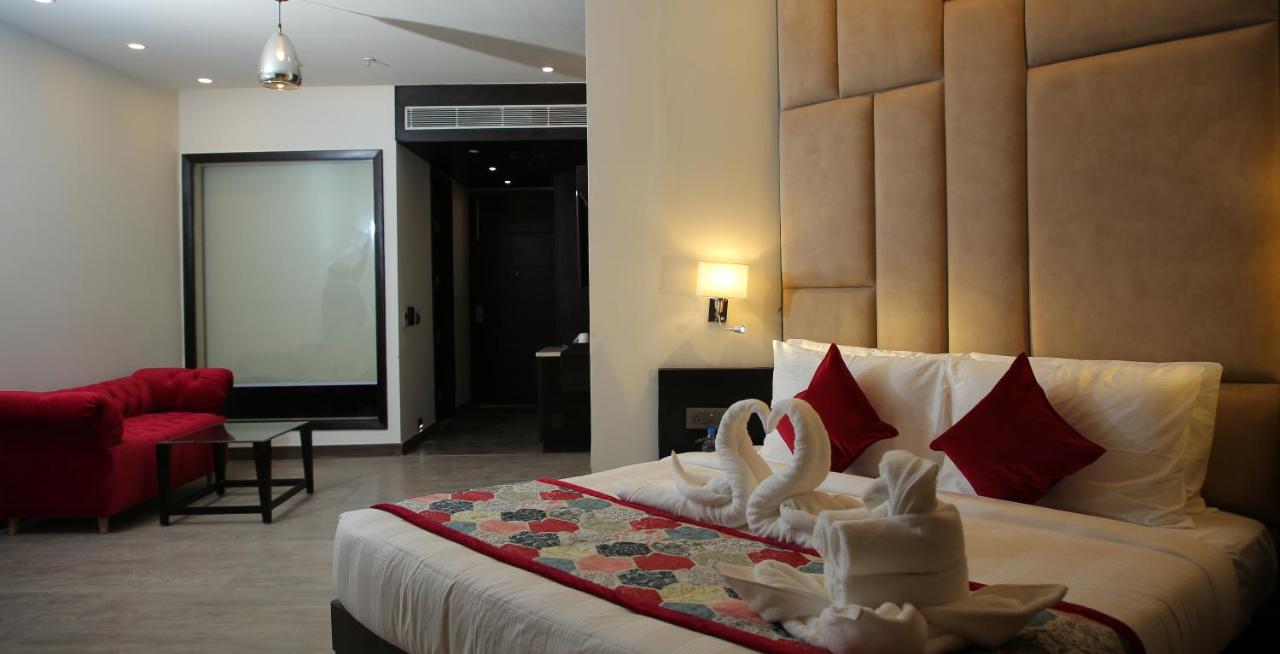 Rosetum Kasauli Hotel ภายนอก รูปภาพ