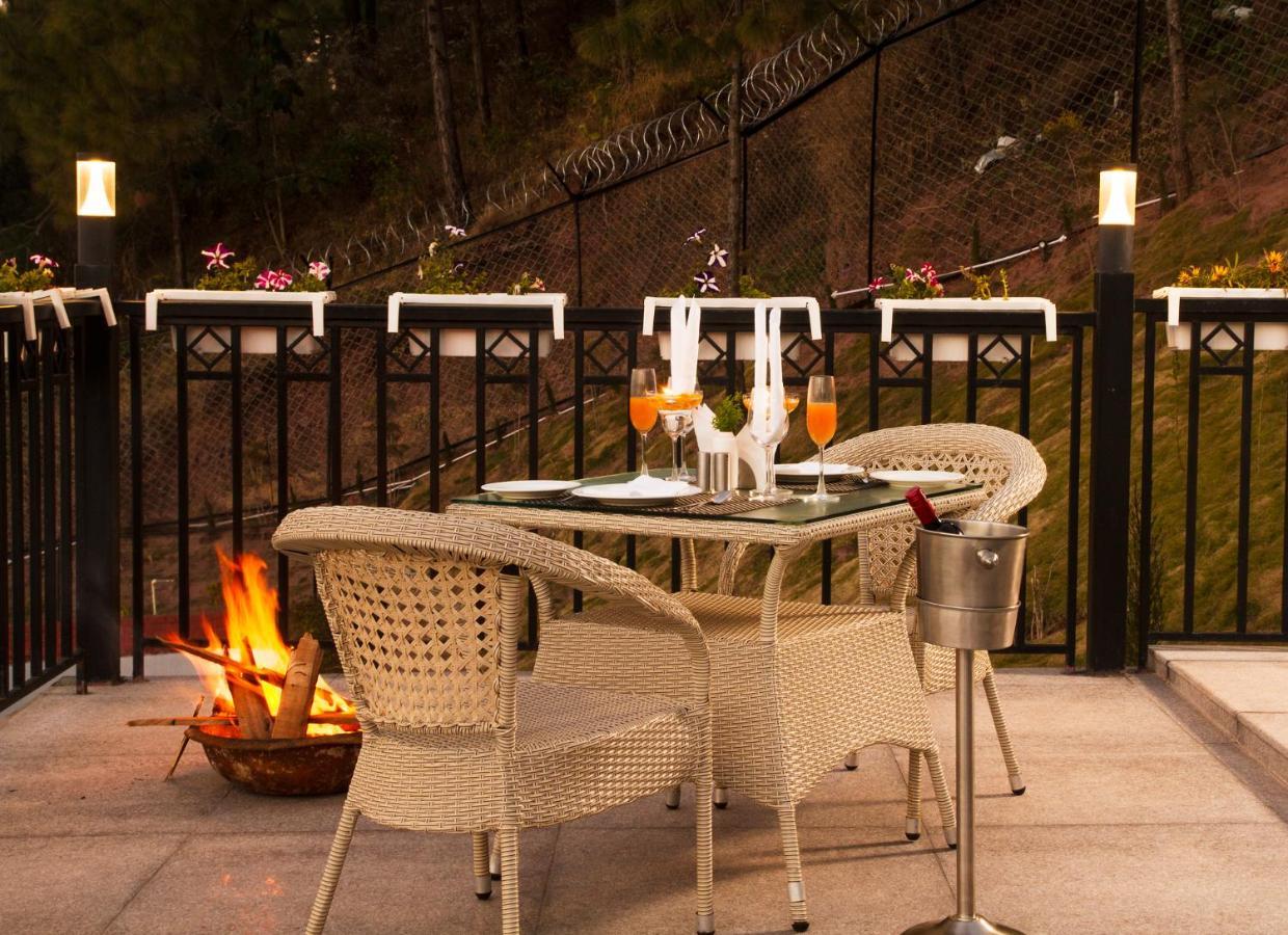 Rosetum Kasauli Hotel ภายนอก รูปภาพ
