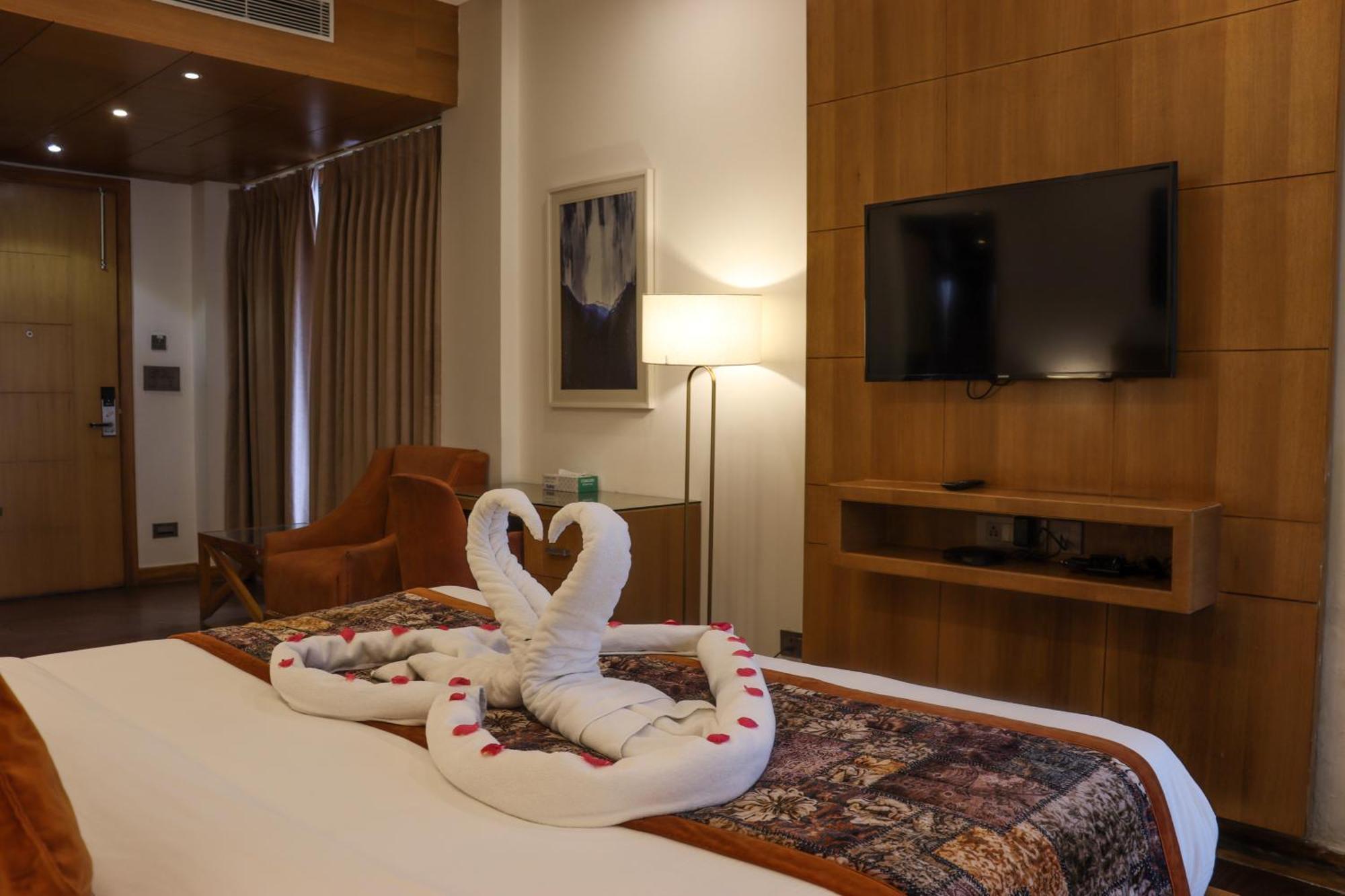Rosetum Kasauli Hotel ภายนอก รูปภาพ