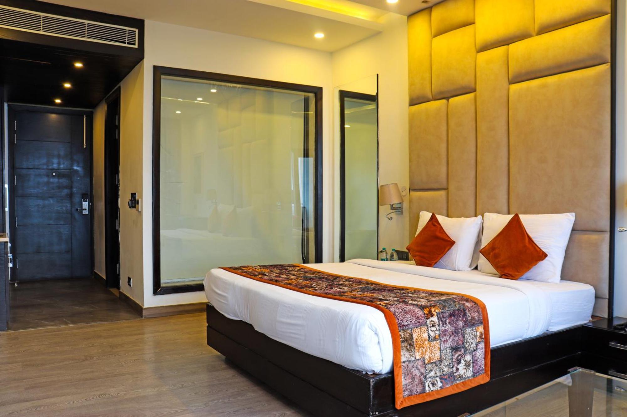 Rosetum Kasauli Hotel ภายนอก รูปภาพ