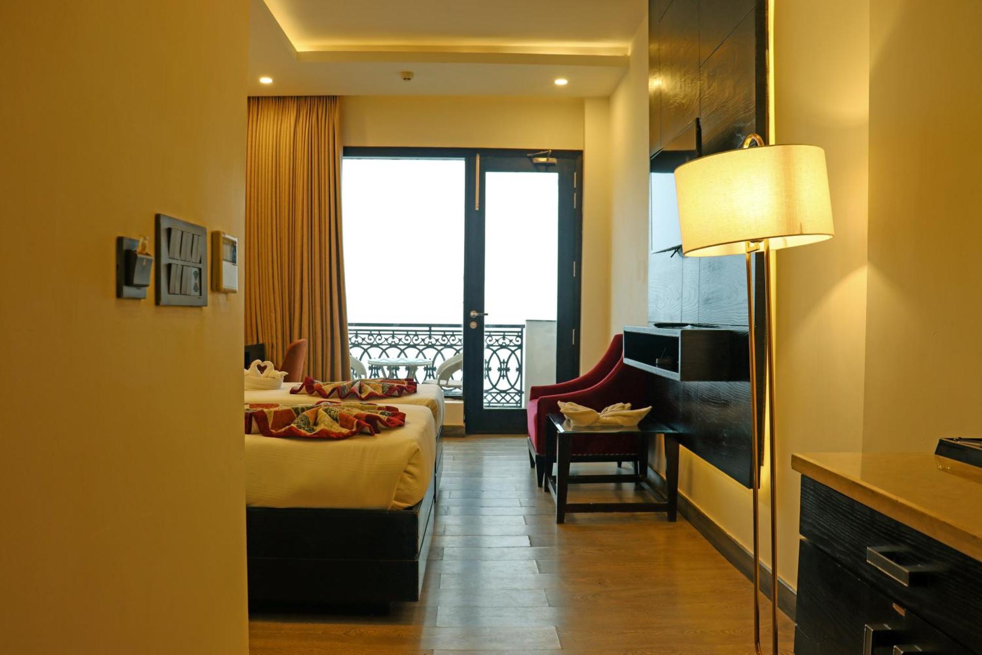 Rosetum Kasauli Hotel ภายนอก รูปภาพ