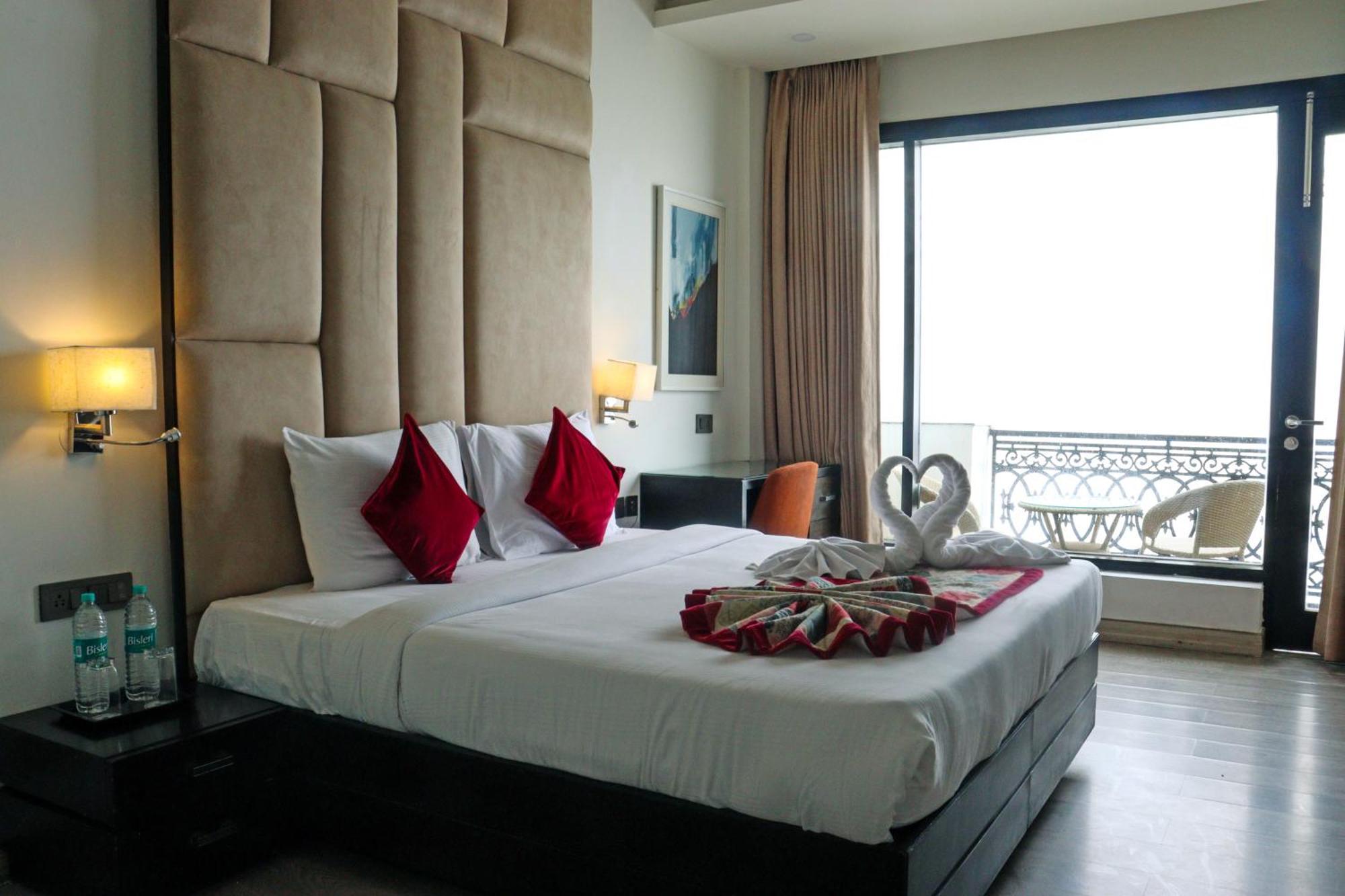 Rosetum Kasauli Hotel ภายนอก รูปภาพ